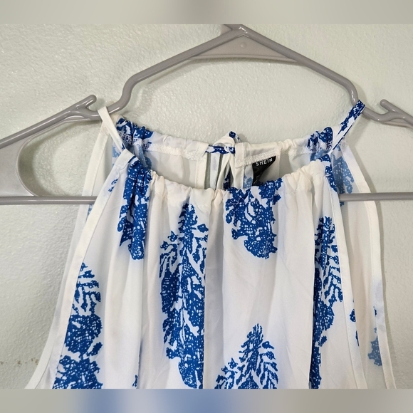 Shein Tank Blue pattern Size Large - Picture 4 of 5